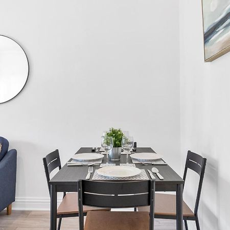 Modern Two Bedroom Apartment With Free Parking! Londra Dış mekan fotoğraf