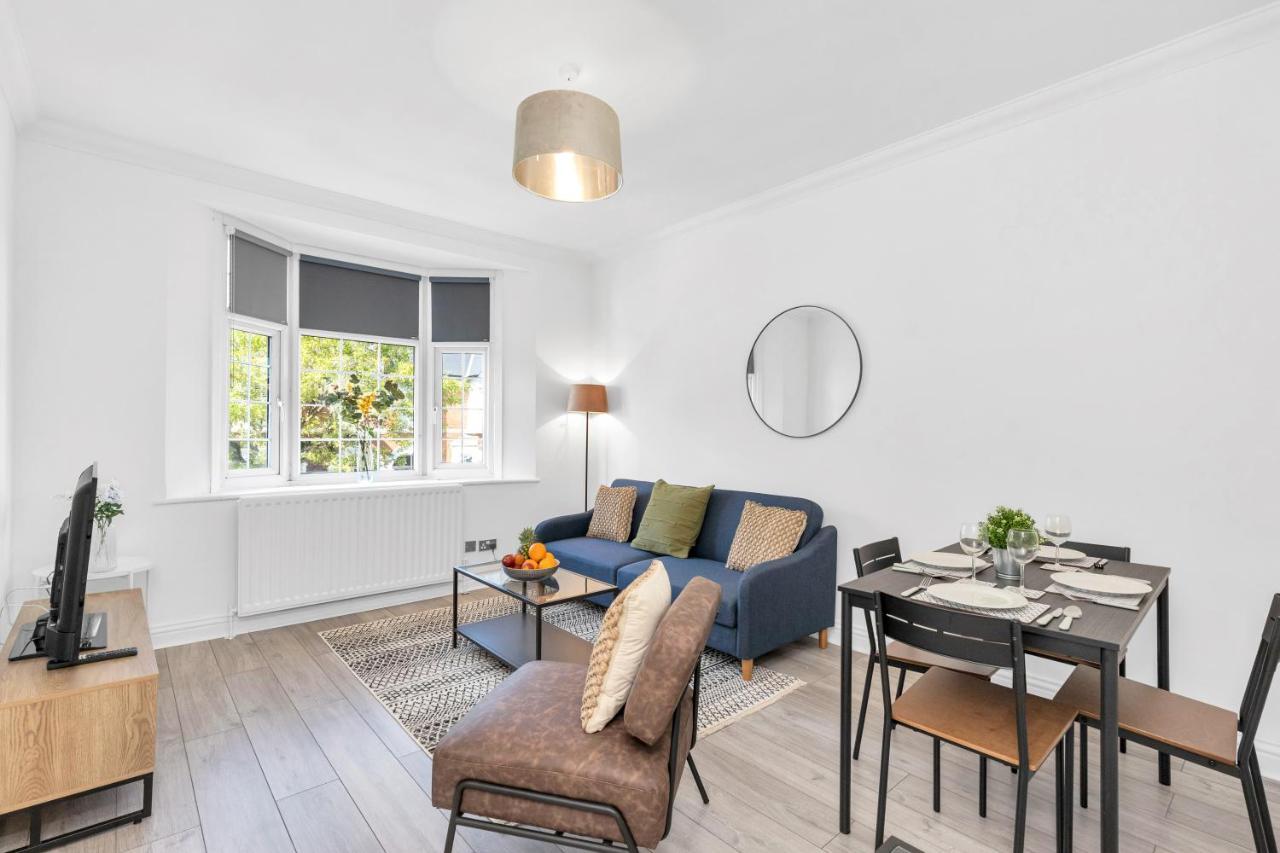 Modern Two Bedroom Apartment With Free Parking! Londra Dış mekan fotoğraf