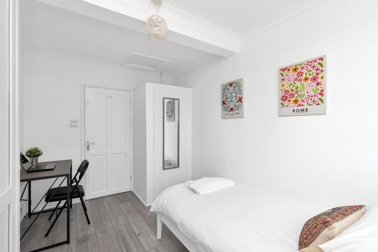 Modern Two Bedroom Apartment With Free Parking! Londra Dış mekan fotoğraf